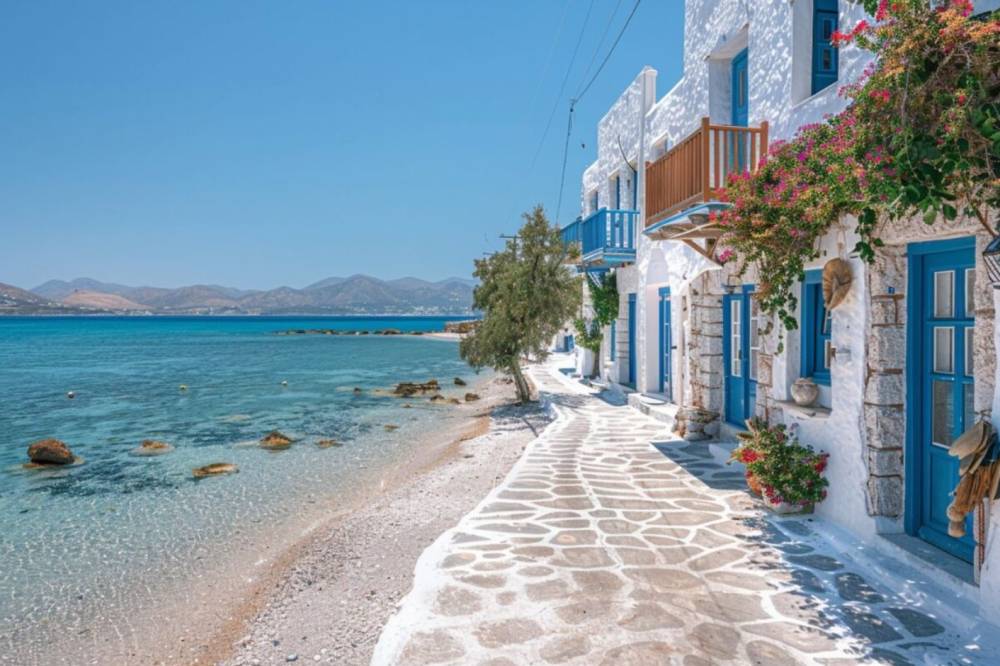 LES ÎLES DES CYCLADES